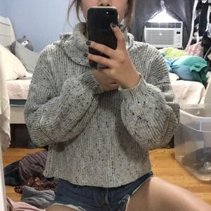 Turtle neck sweater with zipper on sides